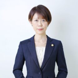 写真（弁護士-三嶋隆子）-1152x1536-1-1024x1024
